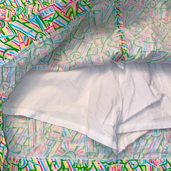 GUC  Lilly Pulitzer size 12 skort in a festive pattern - Picture 7 of 8